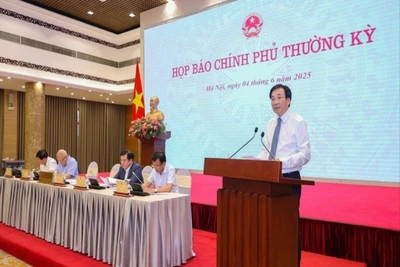Quang cảnh buổi họp báo. (Ảnh: VGP)