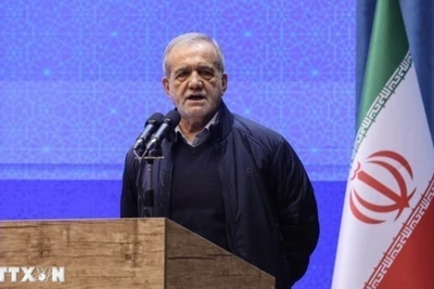 Tổng thống Iran Masoud Pezeshkian phát biểu tại một sự kiện. (Ảnh: IRNA/TTXVN)