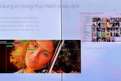 Một bài giảng cho sinh viên ngành nhiếp ảnh tại Hà Nội về xu hướng sử dụng AI. 