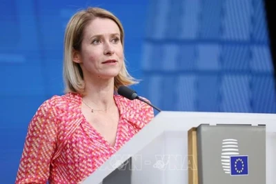 Đại diện cấp cao của EU về chính sách an ninh và đối ngoại Kaja Kallas phát biểu họp báo tại Brussels, Bỉ. (Ảnh: THX/TTXVN)