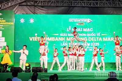 Một tiết mục văn nghệ chào mừng tại Lễ khai mạc.