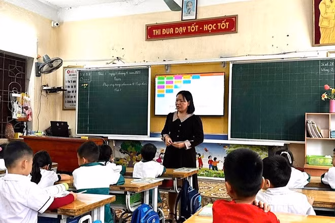 Một giờ học của cô và trò Trường tiểu học An Phụ, phường Trần Liễu (Hải Phòng).