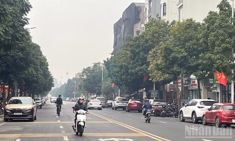 Dự báo khu vực Hà Nội có mưa vài nơi, sáng sớm có sương mù nhẹ. (Ảnh minh họa: Đ.T)