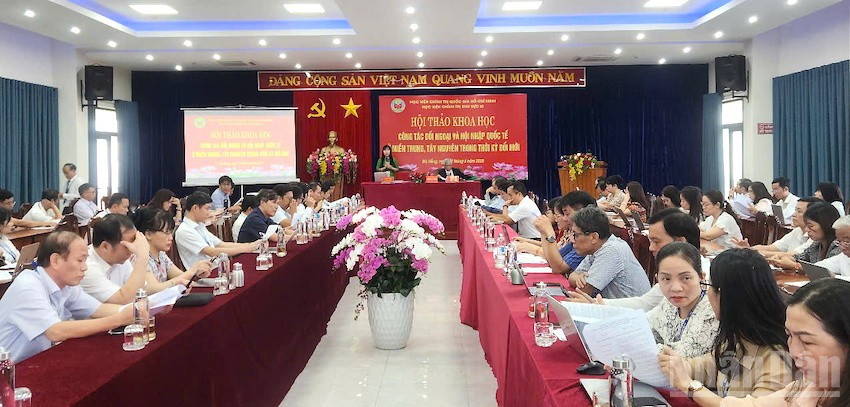 Quang cảnh hội thảo. (Ảnh: ĐÌNH TĂNG) ndo_br_hthv32.jpg