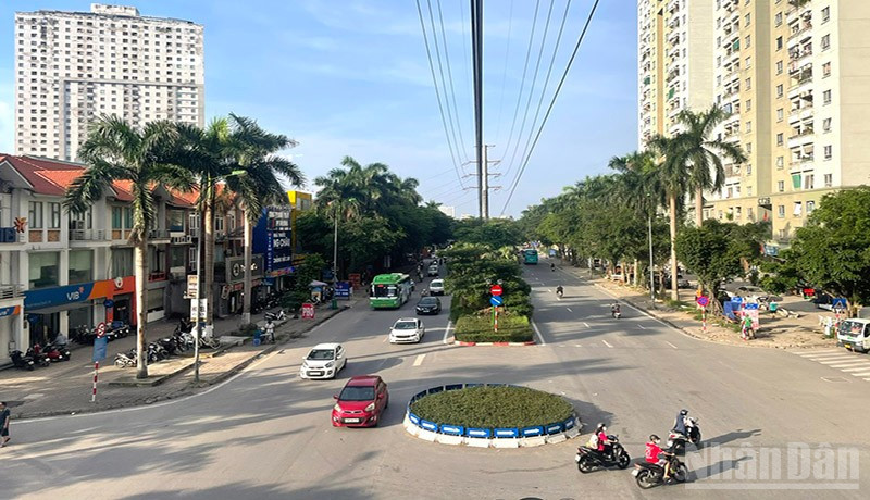 Dự báo khu vực Hà Nội ngày nắng nóng, chiều tối và đêm có mưa rào và dông rải rác. (Ảnh minh họa: Đ.T)