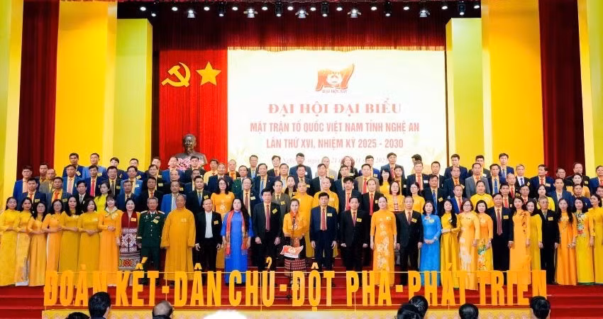 Ủy ban Mặt trận Tổ quốc tỉnh Nghệ An khóa XVI ra mắt và phát biểu nhận nhiệm vụ.