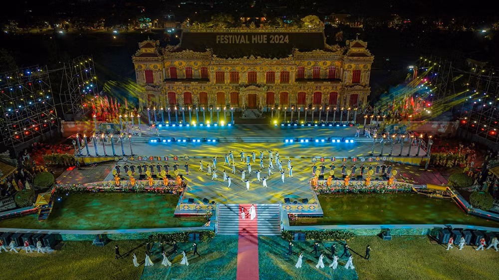 Trình diễn tại điện Kiến Trung trong dịp Festival Huế 2024. (Ảnh: Hoàng Hải)