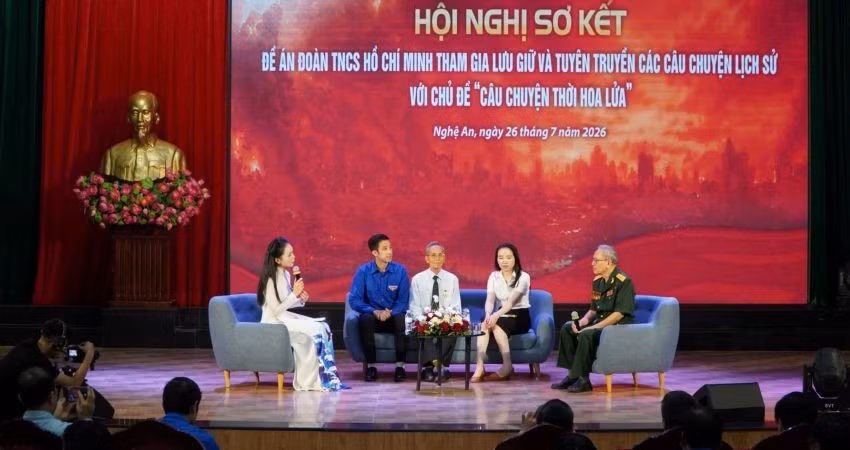 Điểm nhấn của Hội nghị là chương trình giao lưu giữa các nhân chứng lịch sử với những người trẻ đang trực tiếp tham gia lưu giữ, phục dựng và lan tỏa ký ức.