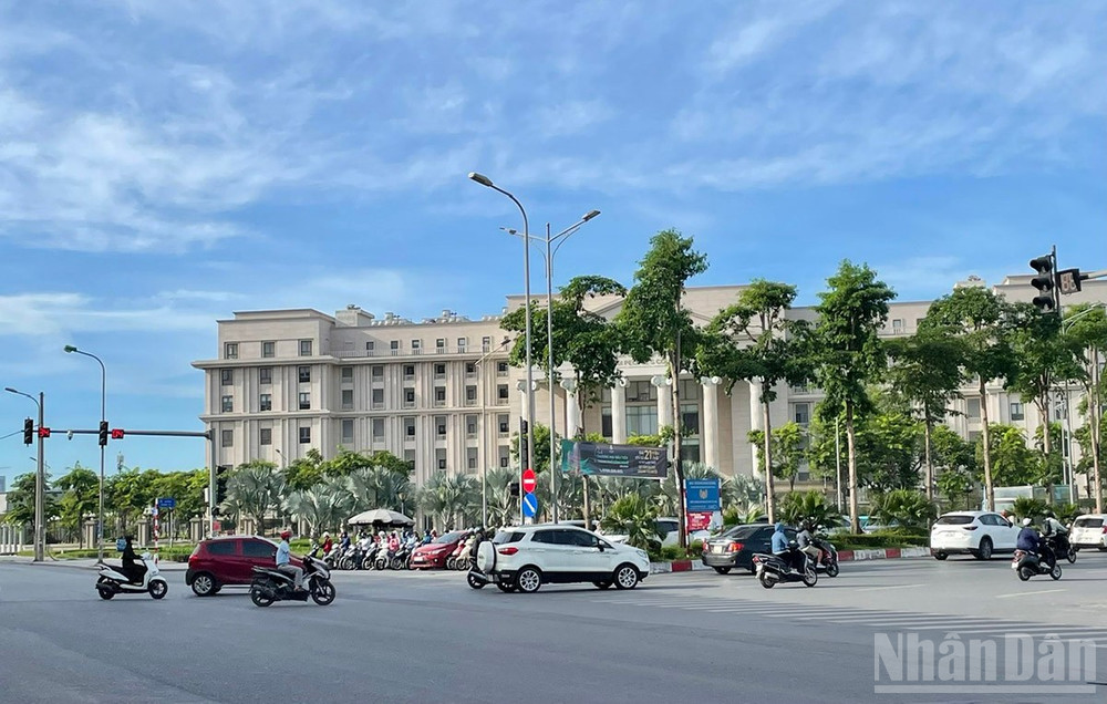 Nhiệt độ tại Hà Nội đo ở trạm Láng (Hà Nội) tới 38 độ C. (Ảnh minh họa: Đ.T)
