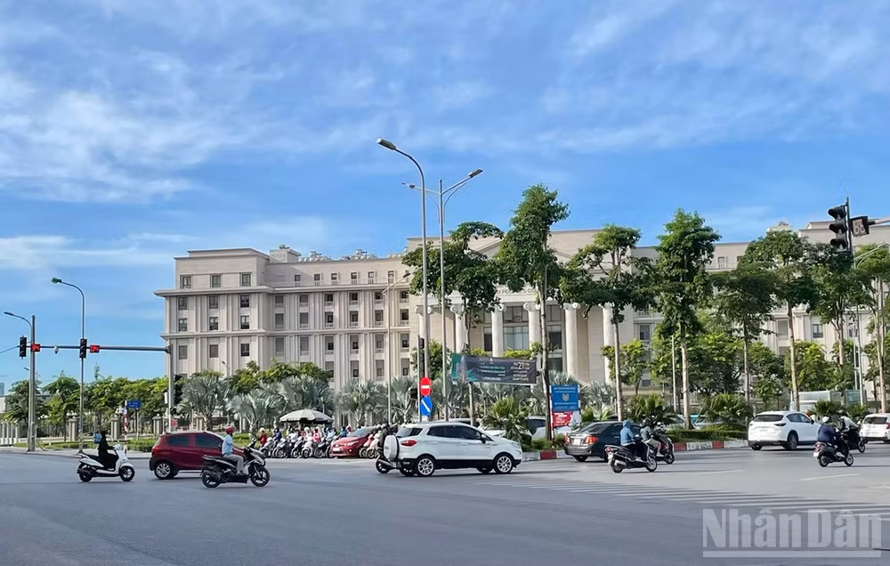 Nhiệt độ tại Hà Nội đo ở trạm Láng (Hà Nội) tới 38 độ C. (Ảnh minh họa: Đ.T)