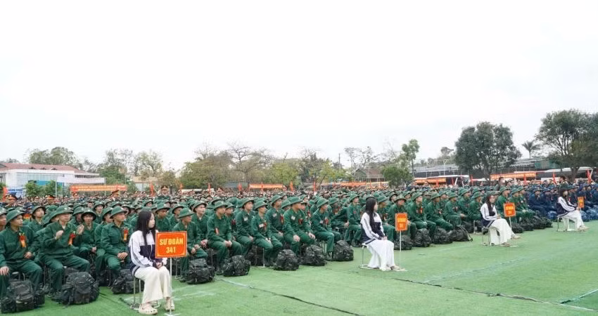 Thanh niên Nghệ An sẵn sàng lên đường nhập ngũ.