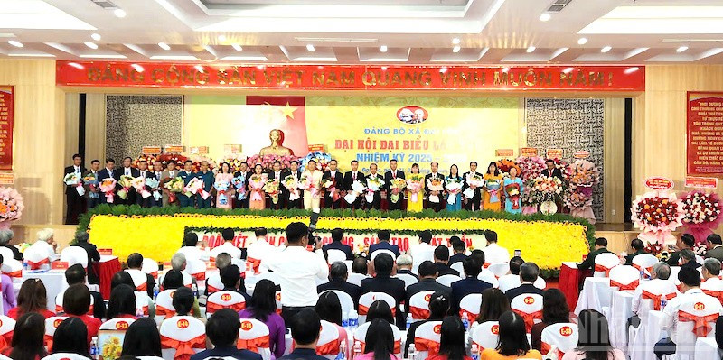 Ban chấp hành Đảng bộ xã Đại Lộc khóa I (nhiệm kỳ 2025-2030) ra mắt Đại hội. (Ảnh: ĐÌNH TĂNG)