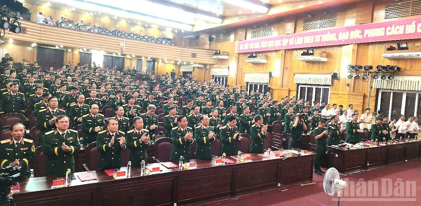 Quang cảnh tại buổi lễ. (Ảnh: ĐÌNH TĂNG) ndo_br_bqp4.jpg