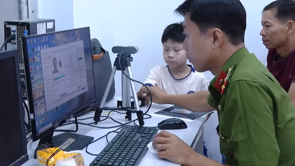 [Video] Cảnh báo thủ đoạn lừa đảo đăng ký tài khoản định danh điện tử cho trẻ em