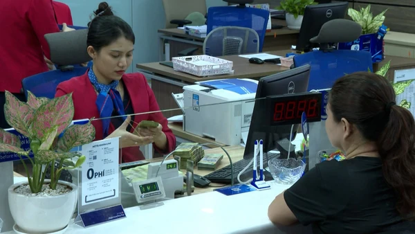 [Video] Các ngân hàng đồng loạt tăng lãi suất huy động