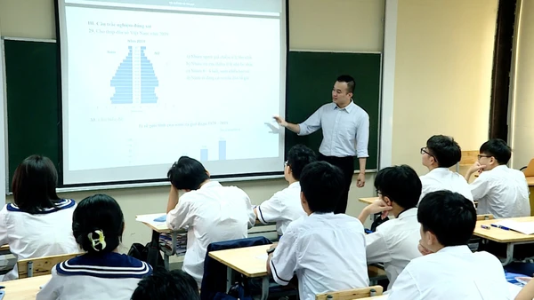 [Video] Hà Nội miễn học phí cho học sinh công lập từ năm học 2025-2026