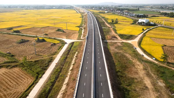 [Video] Gần 220 km cao tốc qua miền Trung, Tây Nguyên đưa vào khai thác từ ngày 29/4