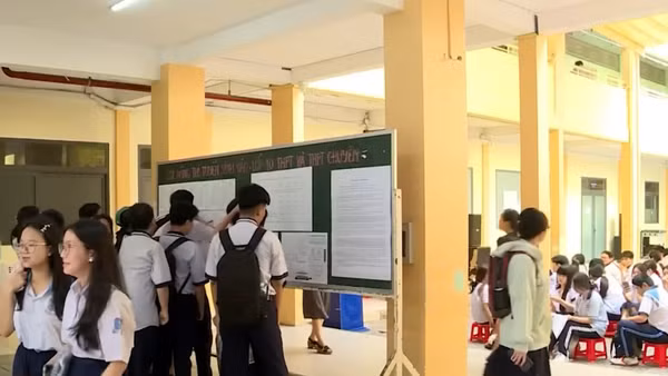 [Video] TP Hồ Chí Minh dự kiến tổ chức kỳ thi vào lớp 10 vào cuối tháng 6