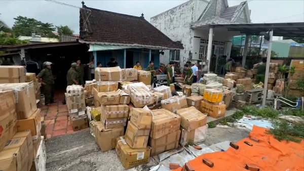 [Video] Triệt phá đường dây sản xuất nước hoa Coco Chanel, Dior giả