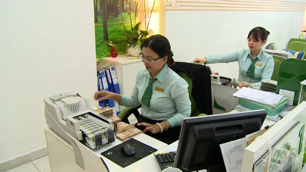 [Video] Mua bán trao tay vàng không phép, có thể bị tịch thu