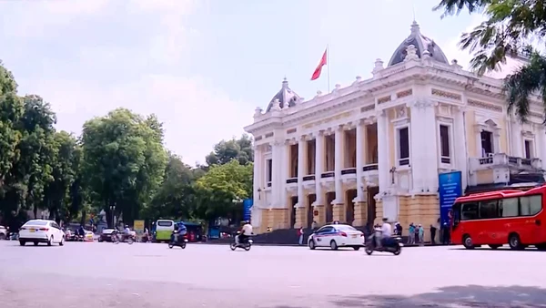 [Video] Hà Nội phân luồng giao thông phục vụ chương trình “Hòa nhạc ánh sáng - Chào năm mới 2026”