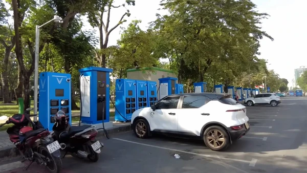 [Video] TP Hồ Chí Minh sắp công bố các tuyến đường lắp đặt tủ đổi pin xe máy điện