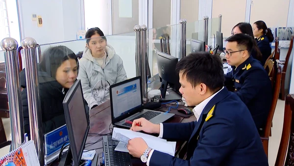 [Video] Hà Nội tiếp nhận thủ tục thuế tại 31 điểm hành chính công