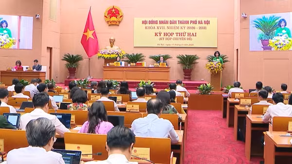 [Video] Hà Nội chưa xem xét đề án cấm xe máy xăng theo giờ tại vùng lõi Hoàn Kiếm