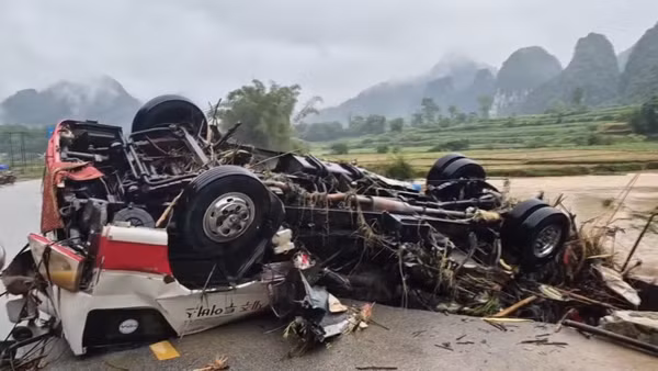 [Video] Mưa lớn, dông lốc gây thiệt hại hơn 10 tỷ đồng tại nhiều địa phương