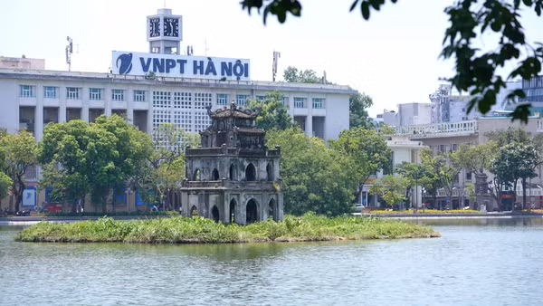 [Video] Nhịp sống thủ đô Hà Nội trong những ngày nắng nóng kỉ lục