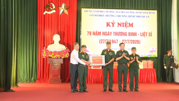 [Video] Đại tướng Phan Văn Giang thăm thương bệnh binh tại Ninh Bình