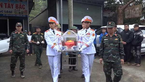[Video] Hành trình đưa hai liệt sĩ trở về từ đỉnh đèo Pha Đin