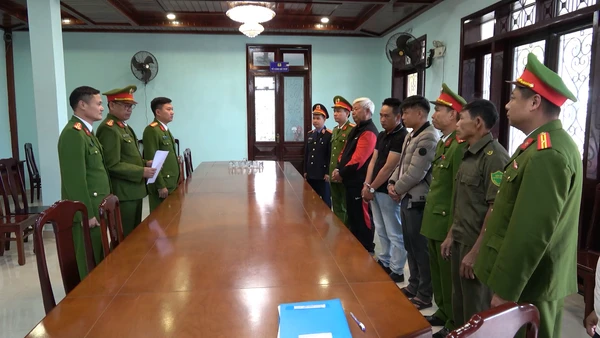 [Video] Khởi tố 3 đối tượng khai thác tài nguyên trái phép tại mỏ La Dứt