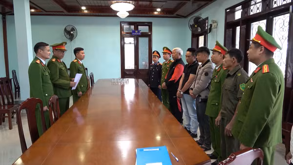 [Video] Khởi tố 3 đối tượng khai thác tài nguyên trái phép tại mỏ La Dứt