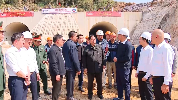 [Video] Thủ tướng Phạm Minh Chính kiểm tra dự án giao thông trọng điểm tại Lạng Sơn và Cao Bằng