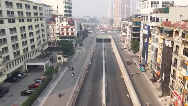 [Video] Hà Nội phân luồng giao thông qua hầm chui Kim Đồng - Giải Phóng