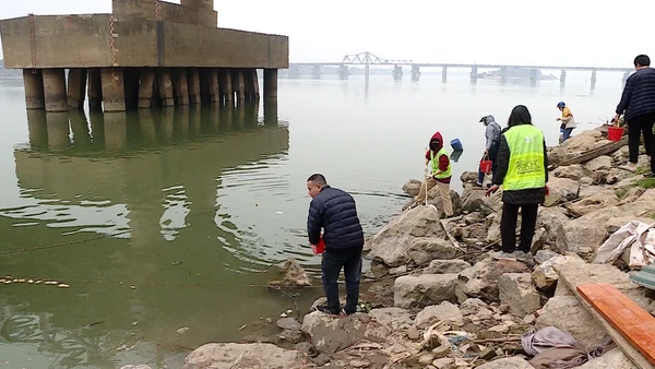 [Video] Hành động vì môi trường trong ngày lễ ông Công, ông Táo 2026
