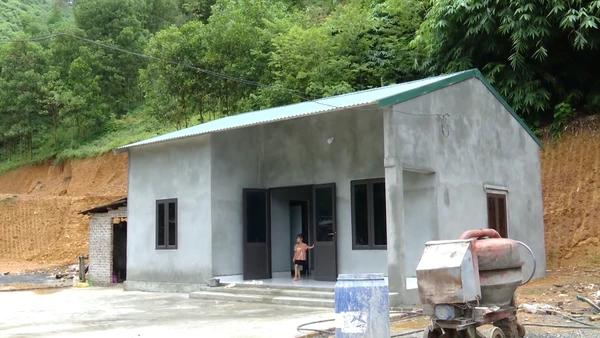 [Video] Hoàn thành xóa nhà tạm, dột nát đối với con đẻ của người hoạt động kháng chiến bị nhiễm chất độc hóa học trước 25/7