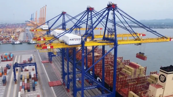 [Video] 8 nhóm ngành xuất nhập khẩu chịu tác động lớn do xung đột Trung Đông