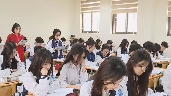 [Video] Hà Nội tổ chức khảo sát chất lượng cho hơn 250.000 học sinh lớp 11, 12