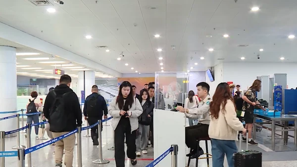 [Video] Đề xuất tạm ngừng xuất cảnh với người chưa chấp hành quyết định xử phạt hành chính