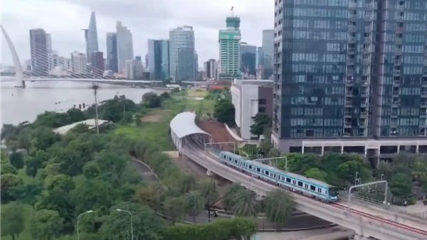 [Video] TP Hồ Chí Minh miễn phí xe buýt và Metro số 1 trong ngày bầu cử 15/3