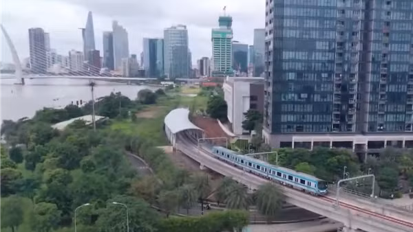 [Video] TP Hồ Chí Minh miễn phí xe buýt và Metro số 1 trong ngày bầu cử 15/3