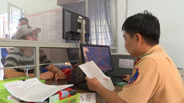 [Video] Xem xét không lập biên bản đối với một số lỗi vi phạm hành chính