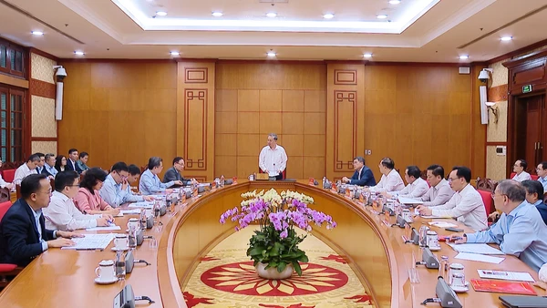 [Video] Tổng Bí thư Tô Lâm yêu cầu cần có chiến lược cụ thể nhằm tái cơ cấu nền kinh tế