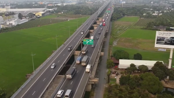 [Video] 319 trường hợp vi phạm giao thông trên cao tốc trong một ngày