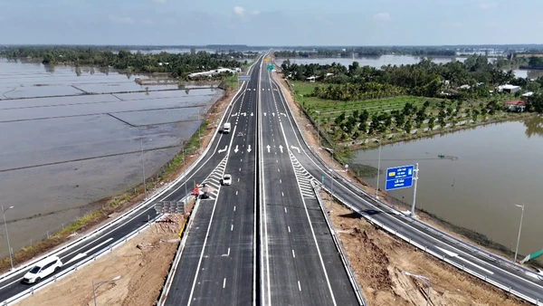 [Video] Lùi thời gian thông xe toàn tuyến cao tốc Cần Thơ - Cà Mau
