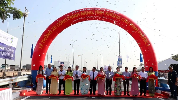 [Video] Hoàn thành nâng tĩnh không cầu Bình Phước 1