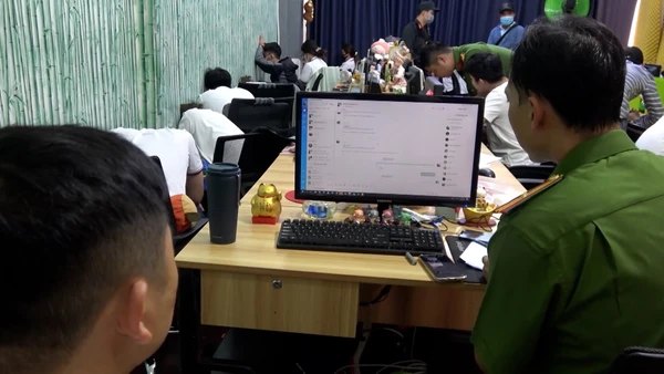 [Video] Cảnh báo bẫy tín dụng đen trên không gian mạng dịp cuối năm