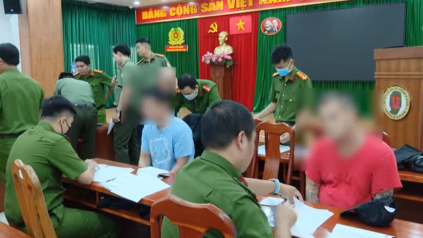 [Video] TP Hồ Chí Minh tiếp nhận 47 công dân Việt Nam bị Hoa Kỳ trục xuất về nước